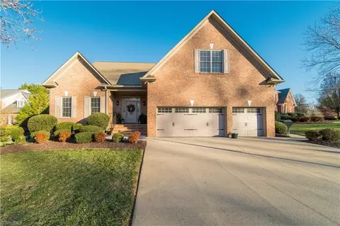 141 Croyden Dr, Kernersville, NC 27284