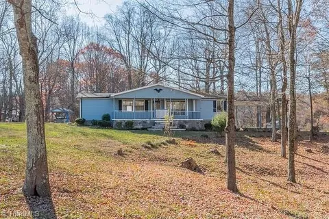 4891 Oak Branch Ln, Walkertown, NC 27051