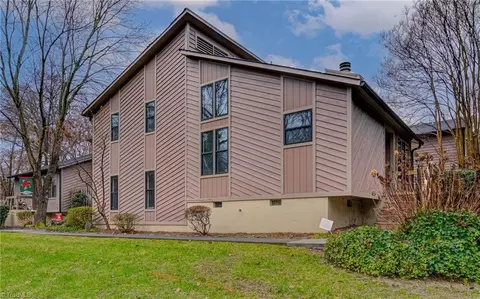 1668 Stonewood Dr, Winston Salem, NC 27103