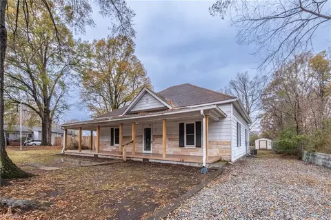 612 Cable St, Thomasville, NC 27360