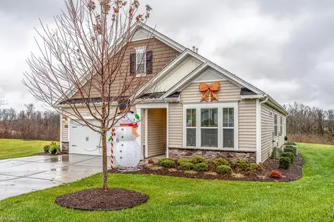 4013 Limestone Ct, Clemmons, NC 27012