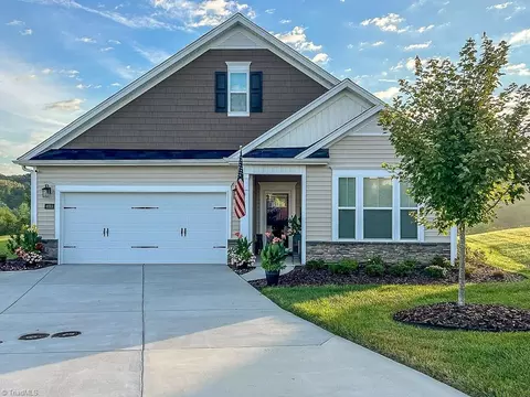 Exterior - 4013 Limestone Ct, Clemmons, NC 27012 photo 2 of 11