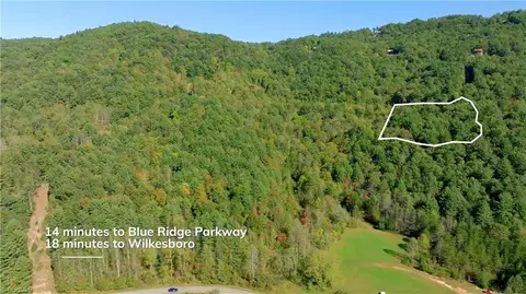 756 Valley View Dr, Purlear, NC 28665 photo 2
