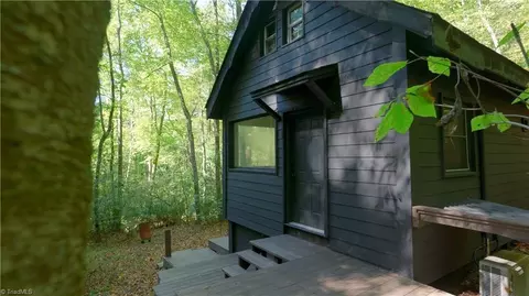 756 Valley View Dr, Purlear, NC 28665 photo 19