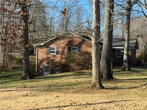Exterior - 152 Manor Ridge Rd E, Elkin, NC 28621 photo 7 of 12