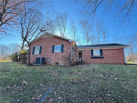 Exterior - 152 Manor Ridge Rd E, Elkin, NC 28621 photo 4 of 12