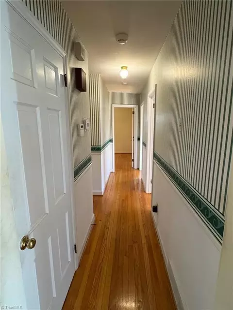 Entry Way - 152 Manor Ridge Rd E, Elkin, NC 28621 photo 2 of 4