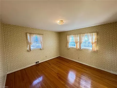 Bedroom - 152 Manor Ridge Rd E, Elkin, NC 28621 photo 3 of 6