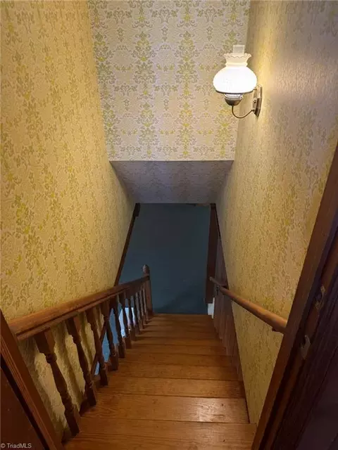 Entry Way - 152 Manor Ridge Rd E, Elkin, NC 28621 photo 4 of 4