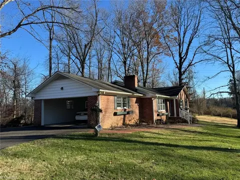 Exterior - 152 Manor Ridge Rd E, Elkin, NC 28621 photo 2 of 12
