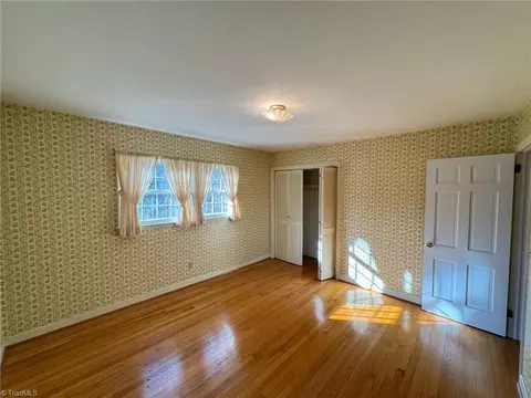 Bedroom - 152 Manor Ridge Rd E, Elkin, NC 28621 photo 4 of 6