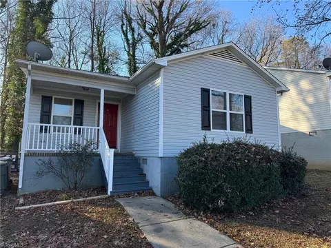 1425 Swan St, Greensboro, NC 27407