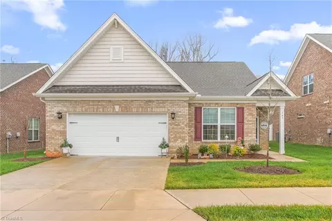 147 Crestland Dr, Kernersville, NC 27284