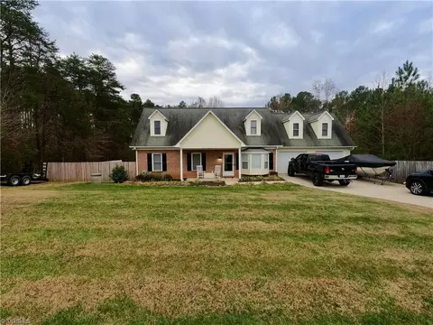 1850 Cromer Rd, King, NC 27021