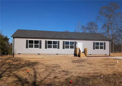 2174 Meadow Ridge Rd, Burlington, NC 27217