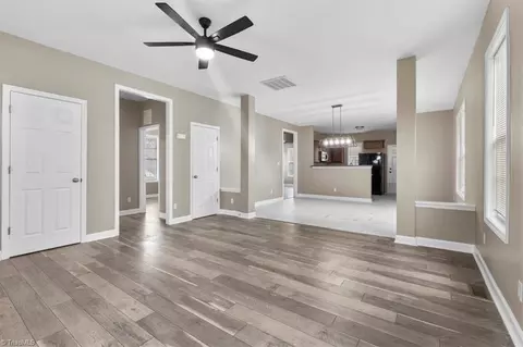 815 Mobile St, High Point, NC 27260 photo 4