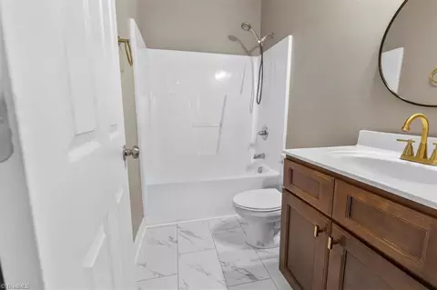 815 Mobile St, High Point, NC 27260 photo 8