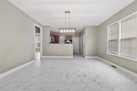 815 Mobile St, High Point, NC 27260 photo 10