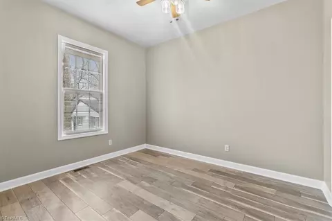 815 Mobile St, High Point, NC 27260 photo 9