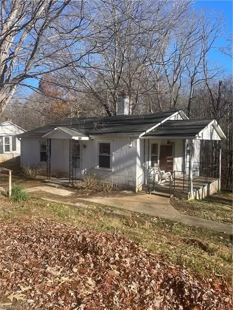 133 Old Linville Rd, Kernersville, NC 27284