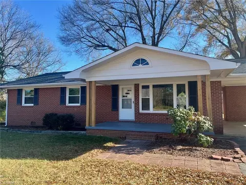 1377 Union Cross Rd, Kernersville, NC 27284