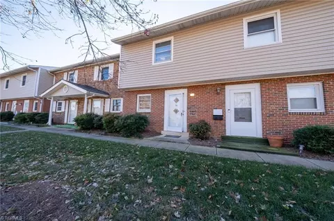 101 Oxford Pl #18, High Point, NC 27262
