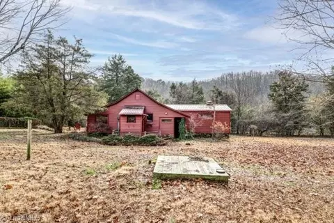 3228 Hauser Rd, East Bend, NC 27018