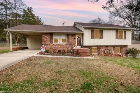 165 Droke Cir, Mocksville, NC 27028