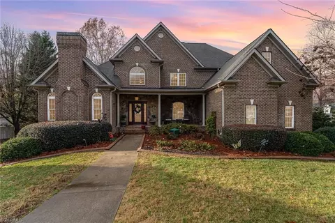 400 Lagerfield Ct, Kernersville, NC 27284