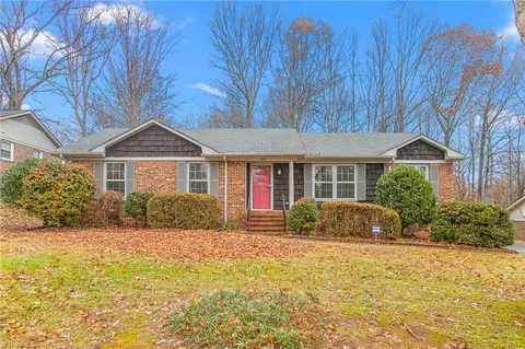 2118 Three Meadows Rd, Greensboro, NC 27455