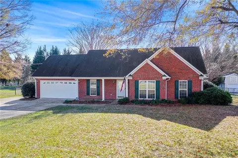 2519 Sunnycrest Dr, Reidsville, NC 27320