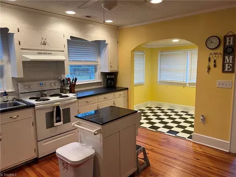 Kitchen - 1085 Tom Gordon Rd, King, NC 27021 photo 1 of 2