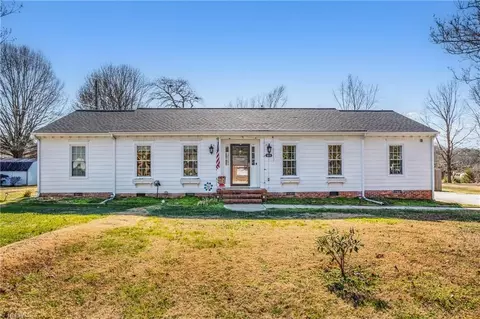 4510 Indian Wells Dr, Greensboro, NC 27406
