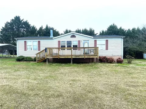 1642 Boiling Springs Rd, Purlear, NC 28665