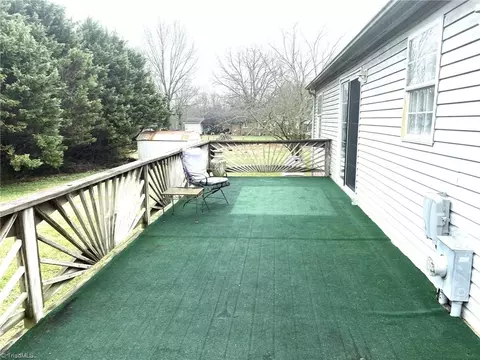 1642 Boiling Springs Rd, Purlear, NC 28665 photo 15