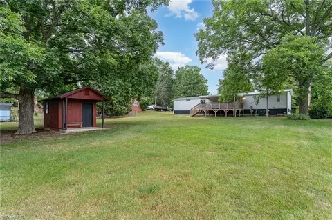 170 Arcadia Ct, Clemmons, NC 27012 photo 3