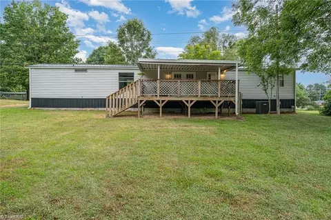170 Arcadia Ct, Clemmons, NC 27012 photo 2