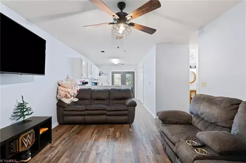 Entry Way - 606 English Ct, Trinity, NC 27370 photo 1 of 3