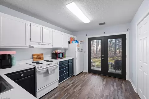 Kitchen - 606 English Ct, Trinity, NC 27370 photo 1 of 4