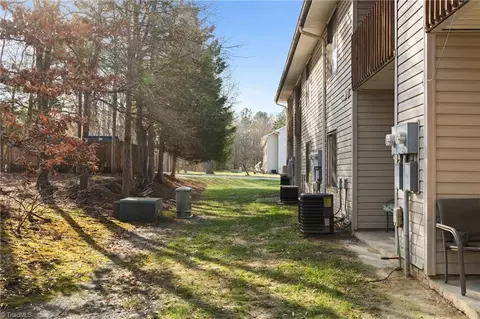 Exterior - 606 English Ct, Trinity, NC 27370 photo 6 of 6