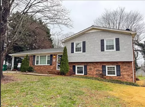 255 Noonkester Dr, Mount Airy, NC 27030