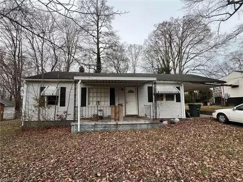 1139 Manning St, Eden, NC 27288