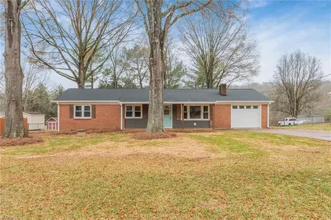 2012 Chesapeake Dr, Rural Hall, NC 27045