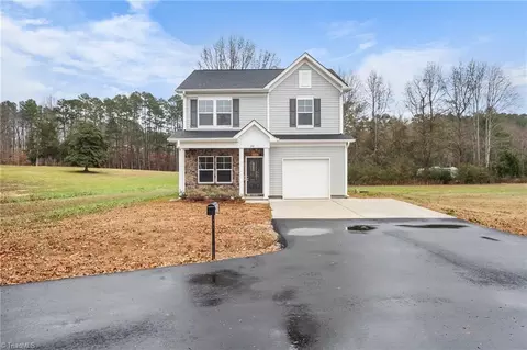 210 Sparrow Dr, Lexington, NC 27292