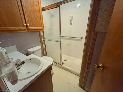 Bath - 6793 Weant Rd, High Point, NC 27263 photo 1 of 1