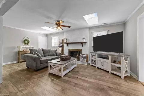 4611 Paradise Ln, Winston Salem, NC 27101