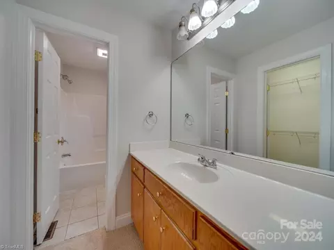Bath - 1205 Danielle Downs Ct, Concord, NC 28025 photo 2 of 4