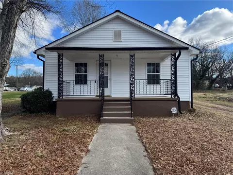 111 Tremont St, Thomasville, NC 27360