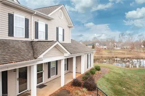 156 Pinewood Ln #104, Advance, NC 27006