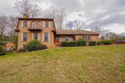 3441 Dixiana Ln, Pfafftown, NC 27040